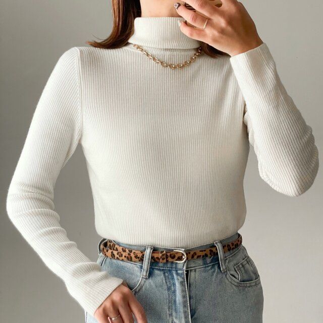 ユニクロメリノリブタートルネックセーター OFFWHITE