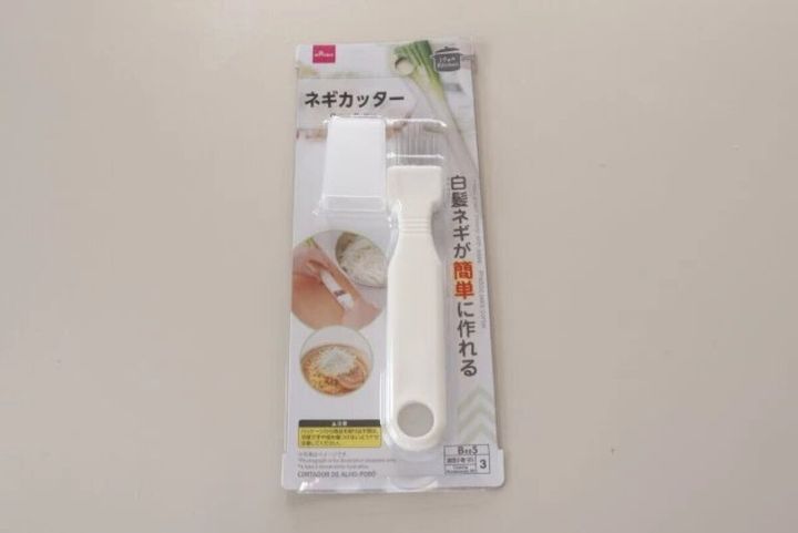 ダイソーのネギカッターのパッケージ