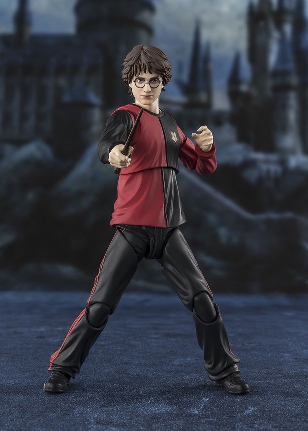 【写真を見る】映画シリーズ25周年を迎える「ハリーポッター」のアイテムをチェック！(「S.H.Figuarts ハリー・ポッター(ハリー・ポッターと炎のゴブレット)」) 発売中 価格：9,900円(税込) 発売・販売元：株式会社株式会社BANDAI SPIRITS All characters and elements [c] & TM Warner Bros. Entertainment Inc. Publishing Rights [c] JKR. (s25) ※対象年齢15歳以上