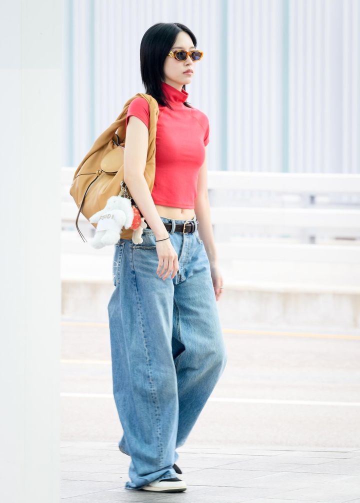 画像: 【トマトレッド】高彩度なレッドをデニムで中和