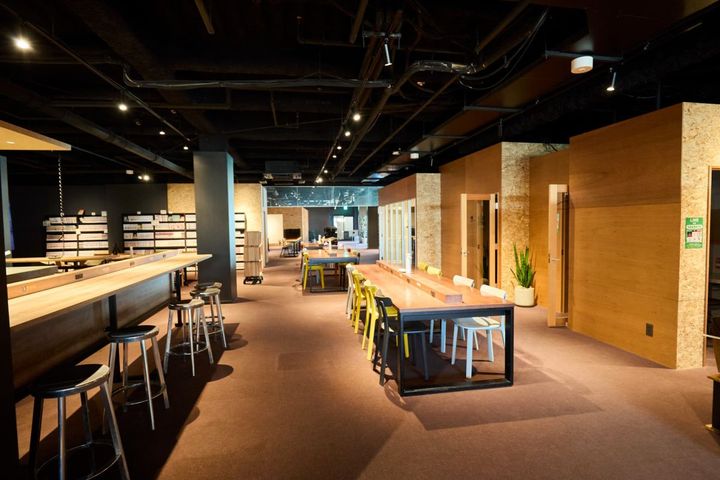 「LifeWork Cafe」の内観