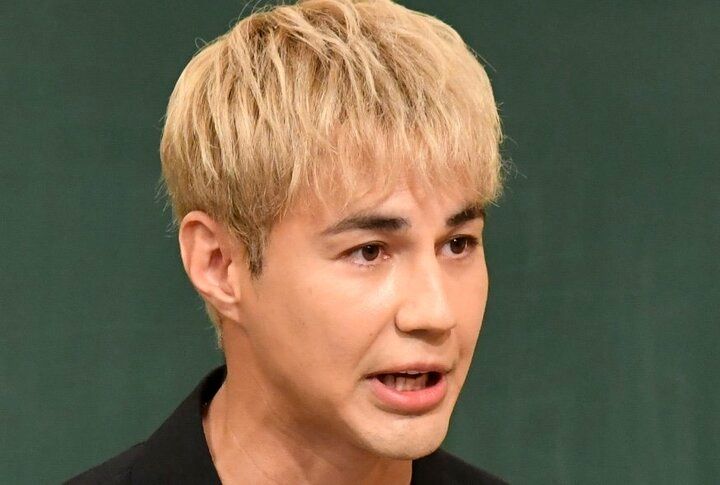 【写真・画像】インターから公立小へ転校し壮絶なイジメ…人気タレント「夜遅く帰宅した母には話せなかった」幼少期の辛い思い出を明かす 1枚目