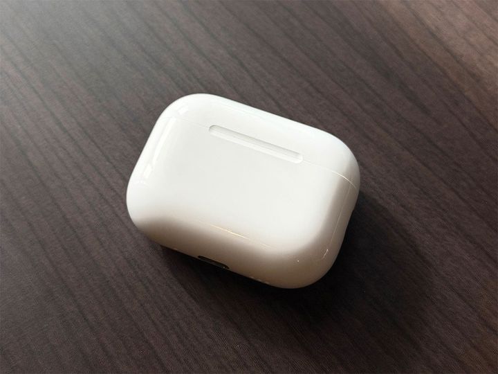 ケースのふたを閉じた様子