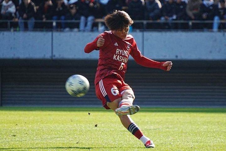 画像: プレースキッカーを任された増田（写真：浅野凜太郎）