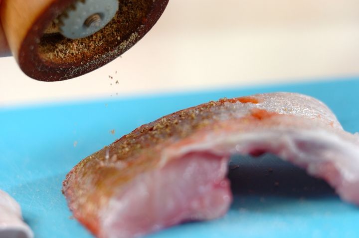 鯛とトマトのオーブン焼きの下準備1