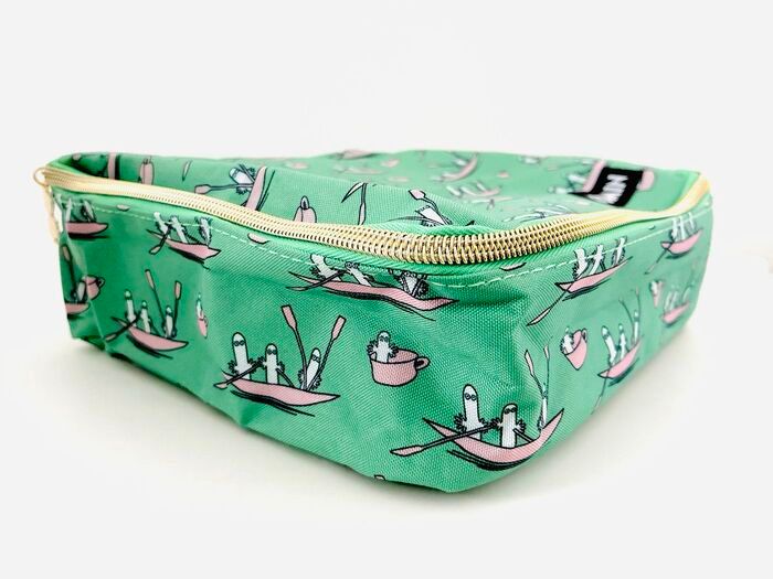 GLOW（グロー）2026年1.2月合併号、大きいポーチを横から見たところの画像