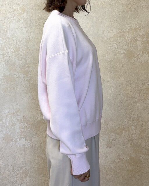 ユニクロスムースコットンクルーネックセーターMサイズの丈感 横アングル