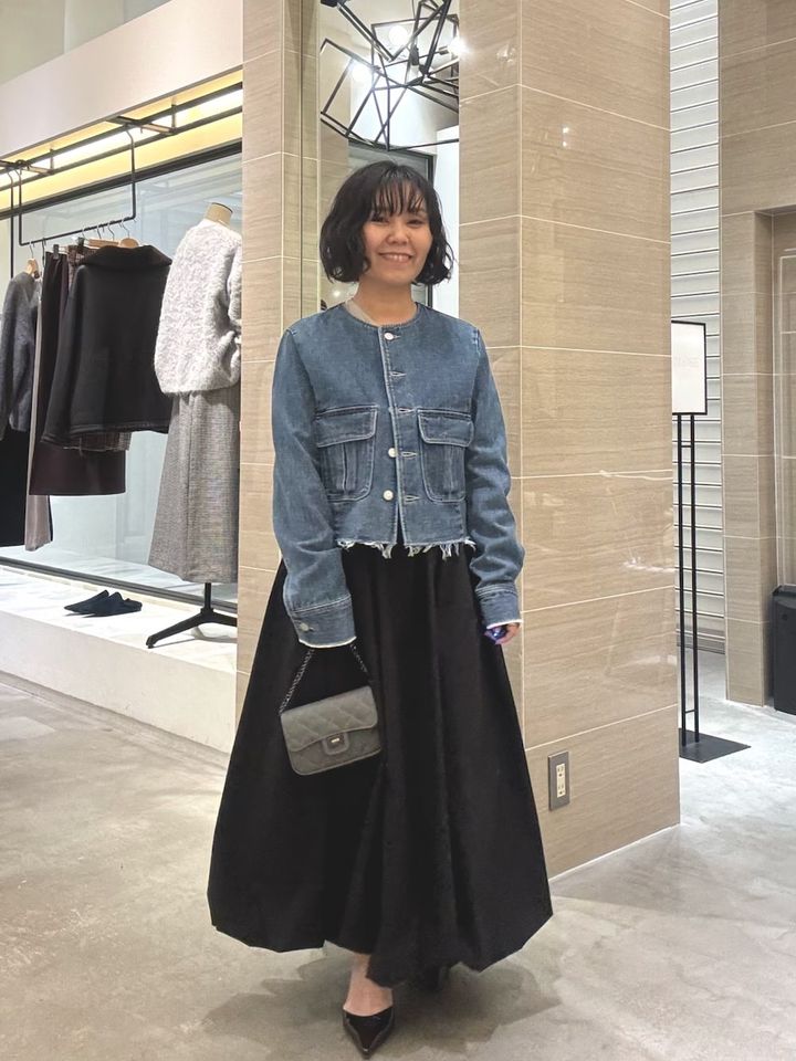 ノーカラーなどのフェミニンなデザインにも注目です 出典：WEAR