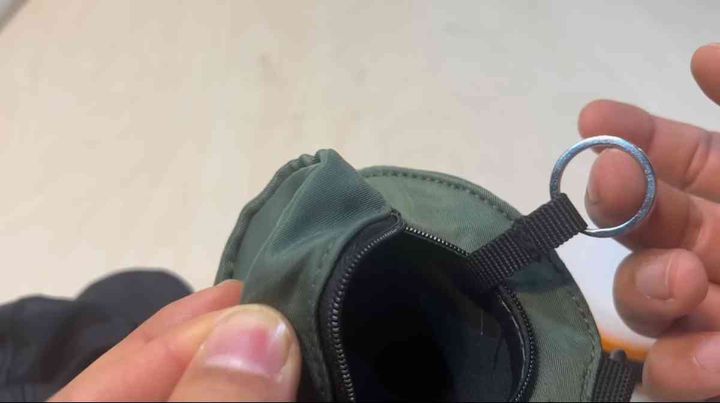 ダイソーで買える「リュック用のポーチ」