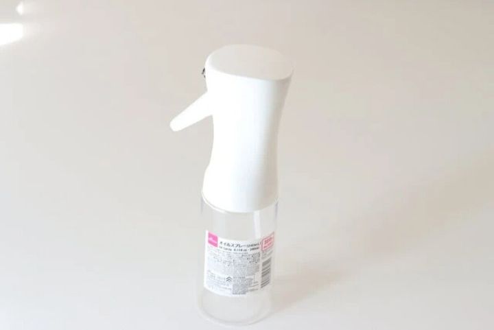 ダイソーのオイルスプレー（240mL）のパッケージ