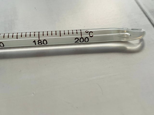 ダイソー 料理用温度計 200℃まで計れる