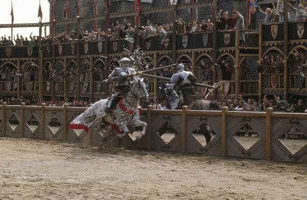 馬上槍試合を題材にした『ROCK YOU！』 [c]Everett Collection/AFLO