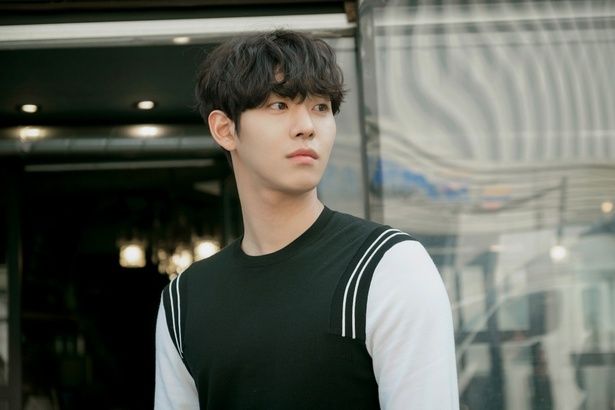 ラブコメだけでなく、英語での演技も完璧！ [c]Everett Collection/AFLO