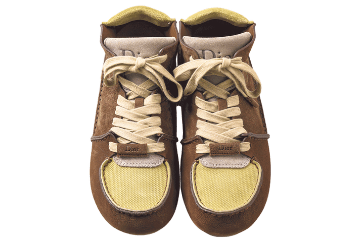 〈ディオール〉の靴