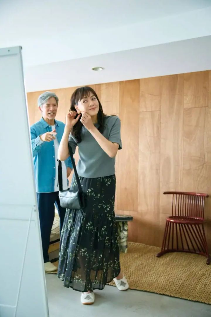 【DAY1】 今日は仕事の日。 出勤準備で忙しいわ！ 誠さん、なにか言ったぁ？