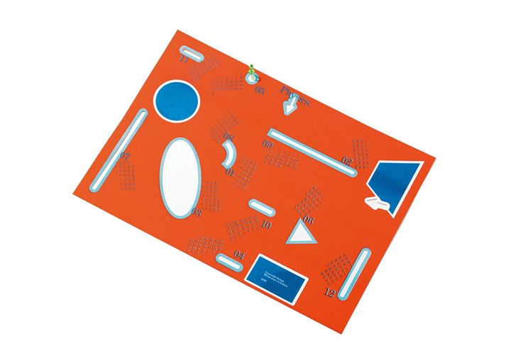 月ごとに傾度が変わる！ 重力を感じるカレンダー