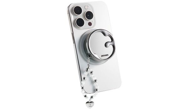  perware（ペルウェア）のリップ＆チークはスマホアクセに！