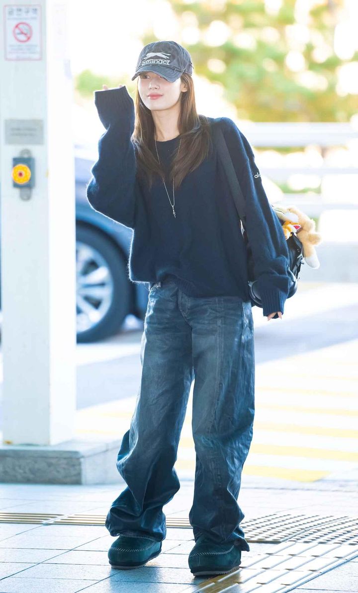 画像: 【TWICE サナ】愛らしさとY2Kのこなれ感を融合