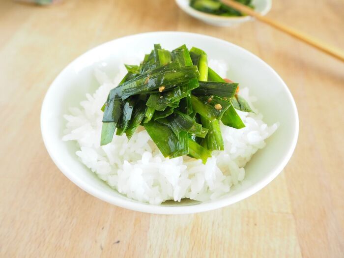 「ニラ」は“漬け”が大正解。卵黄を絡めたら…あぁ、意識飛びそう♡白米ドロボウ見つけました