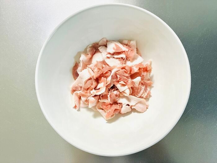 豚こま、もうほぐしません！お肉がかたくならない炒め方。プロも実践の裏ワザです♪