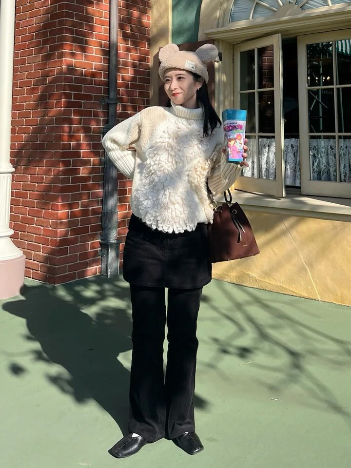 モノトーン配色ならキャラクターのハットもなじみやすい 出典：WEAR