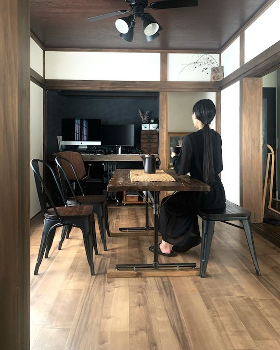 独特なレトロ感が魅力。平屋暮らしに合うインテリア3選