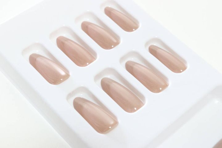 ネイルチップ マグネットデザイン 12P ピンクベージュ