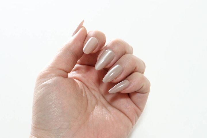 ネイルチップ マグネットデザイン 12P ピンクベージュ 装着