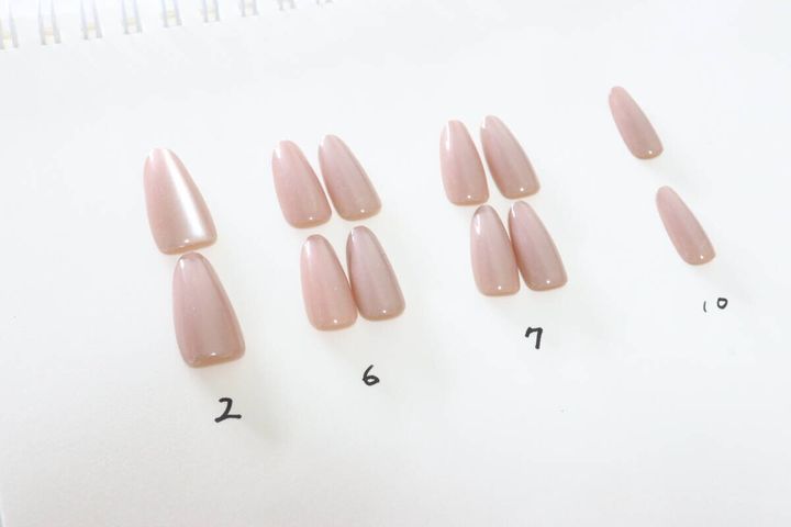 ネイルチップ マグネットデザイン 12P ピンクベージュ サイズ感