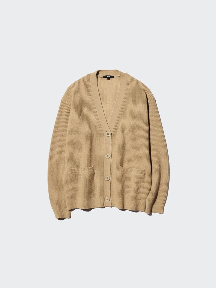 2025ユニクロ大人女性おすすめリラックスVネックカーディガン