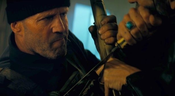 ステイサム演じるレヴォンは確実に敵を血祭りに上げていく(『ワーキングマン』) [c] 2025 CADENCE PRODUCTIONS LIMITED