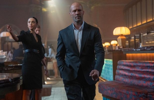 スーツ姿のステイサムを楽しめるのもうれしい(『ワーキングマン』) [c] 2025 CADENCE PRODUCTIONS LIMITED