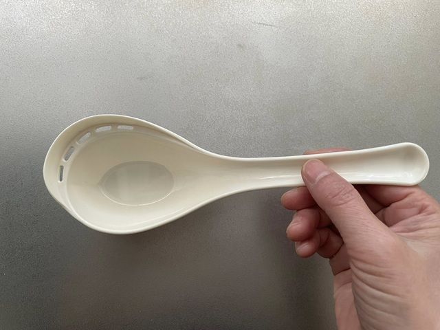 ダイソー 便利れんげ たっぷりすくえる