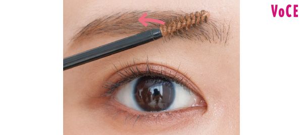 マスカラで色づけて柔らかさを