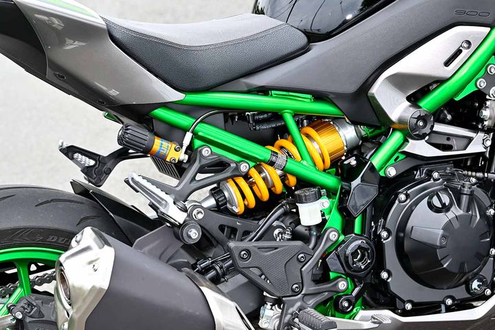 オーリンズ製リアショックはホリゾンタルバックリンク