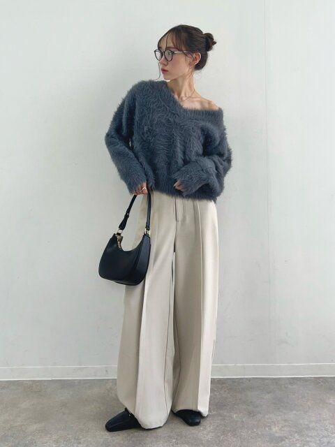 2025大人女性ふわもこシャギーニットシンプルコーデ