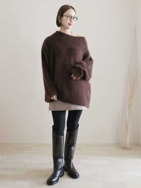 2025大人女性ふわもこシャギーニットロングブーツコーデ