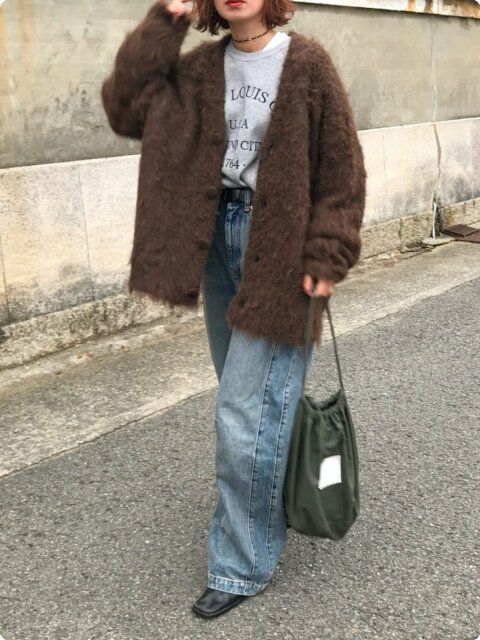 2025大人女性ふわもこシャギーニットカジュアルコーデ