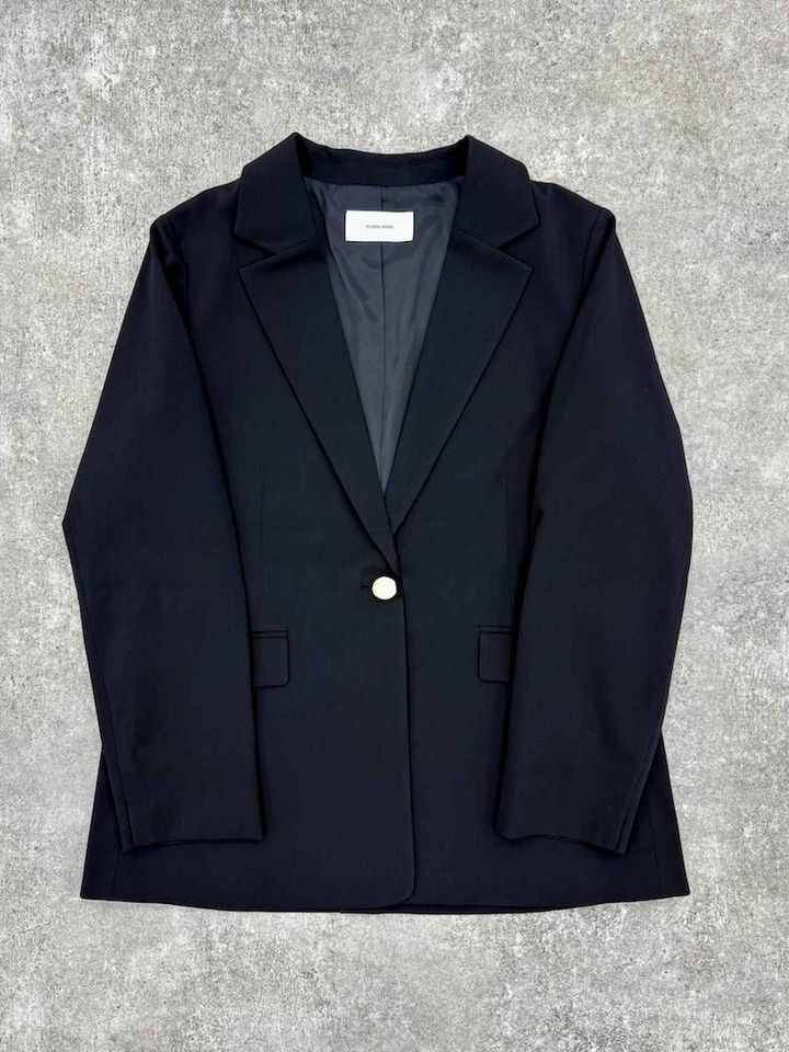 画像: ウツクシルエットテーラードジャケット/581027（ネイビー）¥9,990 出典：グローバルワーク