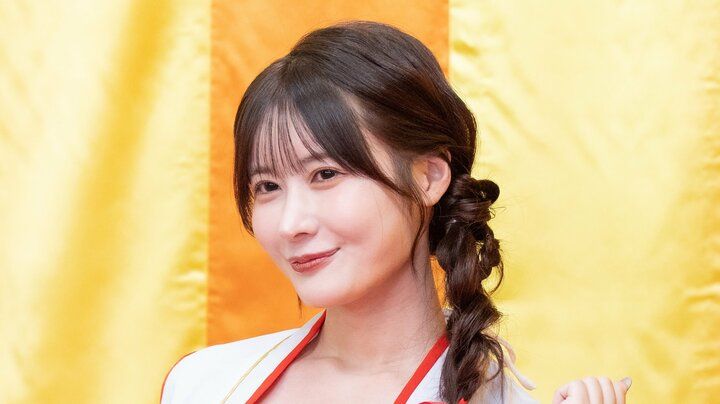 【写真・画像】「名前なんていうの？」 鶴瓶、次々と登場する“ご褒美美女”に質問連発 1枚目