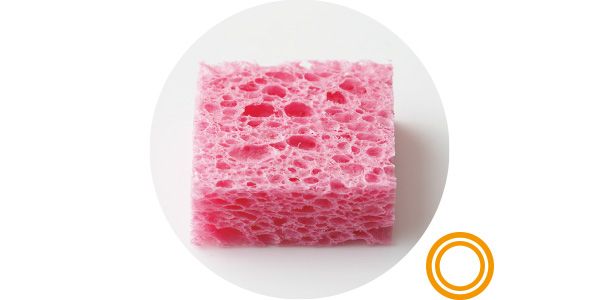 07：メディヒール 粘度の低いサラッとした液ということもあり、スポンジにしみこみやすい感じ。高さが均一に出た。評価：二重丸