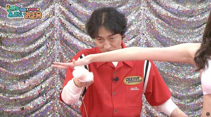 【写真・画像】“セクシー電流棒”で美女が思わぬ反応 ナイナイ矢部が懇願「『チンッ』の音にビクッとしないで」 2枚目