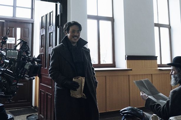 『ハルビン』ではヒョンビン演じるアン・ジュングンの同志を演じたパク・ジョンミン(写真はメイキング) [c]2024 CJ ENM Co., Ltd., HIVE MEDIA CORP ALL RIGHTS RESERVED