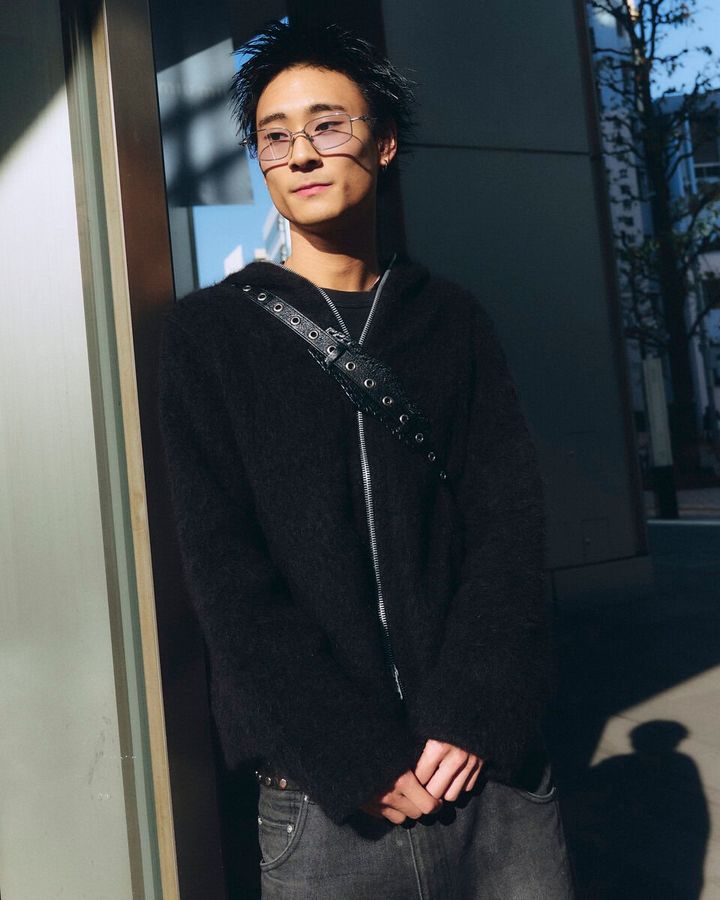 【スナップ】Aラインかつオールブラックコーデは冬の鉄板！ブーツなど小物はバレンシアガで揃えて