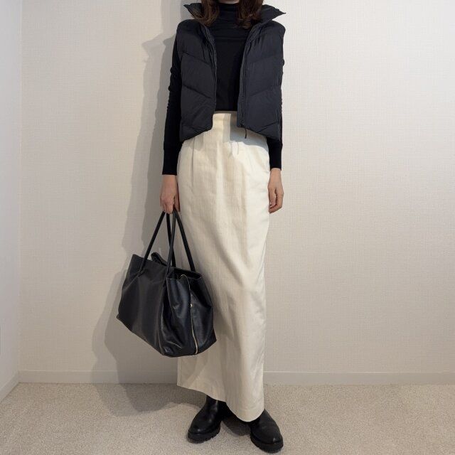 ユニクロパフテッククロップドベストとタートルネックニットコーデ