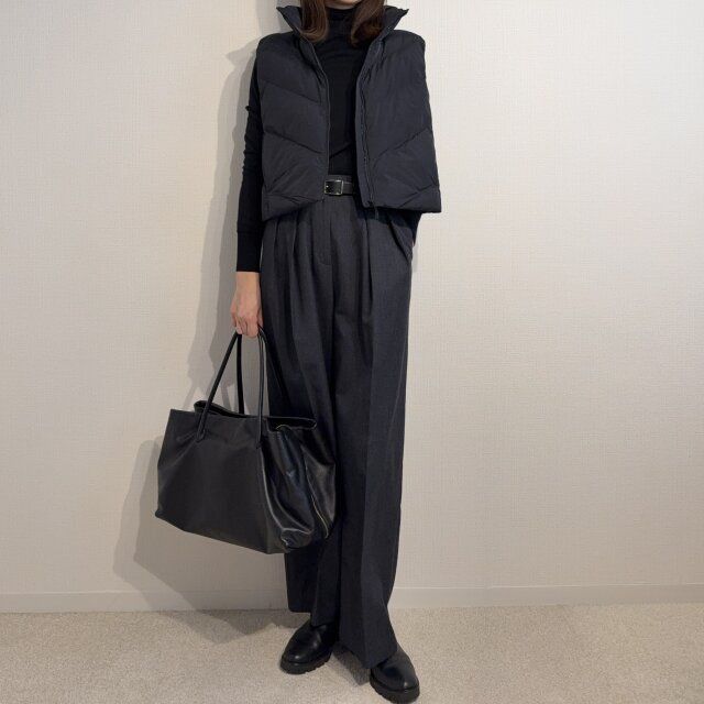 ユニクロパフテッククロップドベストとダークトーンコーデ
