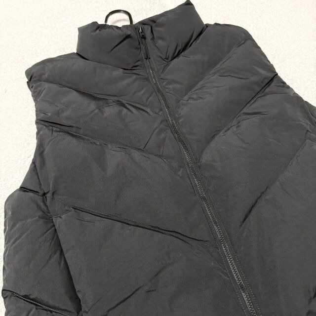 ユニクロパフテッククロップドベストの素材感