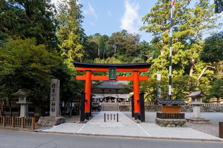 白黒2頭の神馬に会える♪ 奈良・吉野「丹生川上神社」で心潤す三社めぐり