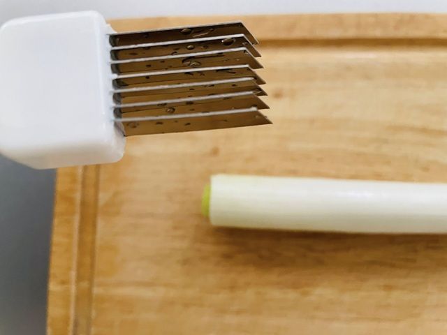 ダイソー ネギカッター キャップを外す