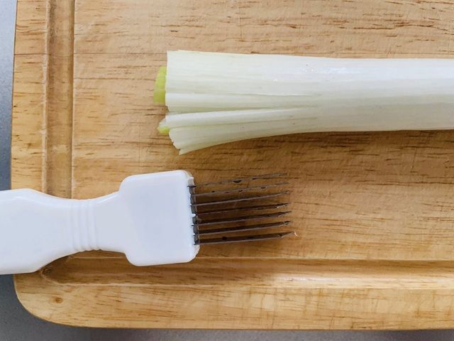 ダイソー ネギカッター 白髪ネギが簡単